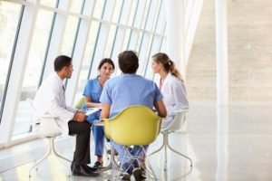 Chiropracteur ou médecin ? Quelle différence ? - Chiropracteur Paris 16 Chiropracteur ou médecin ? Quelle différence ?